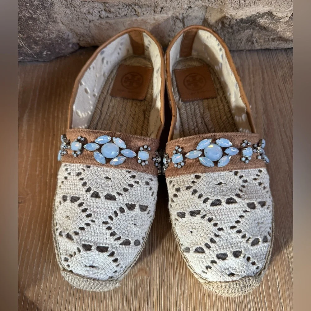 🔥Tory Burch Cream/ Tan Macrame Espadrilles Blue Embellishments sz 10.5 pricefirm